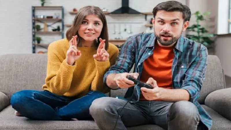 why people follow gaming update information